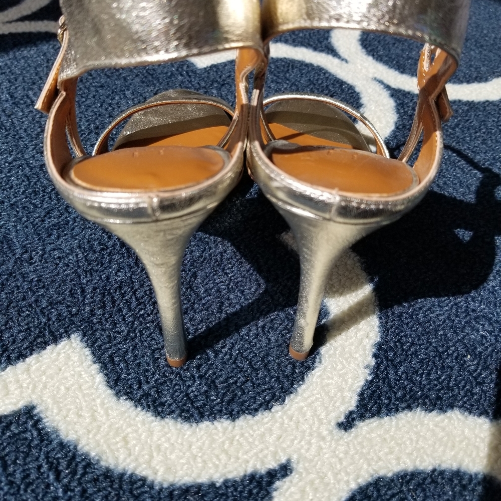 Heels - Picture 4 of 4